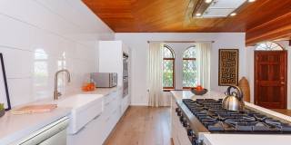 465 S Sherbourne Dr Gallery 8