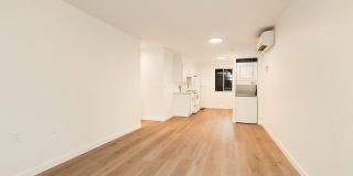 Crestwood Place Gallery 17
