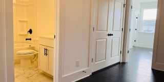 LIKE NEW IN PARK VUE! Townhome located across from Westside Park in Atlanta! MUST SEE! Gallery 14