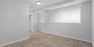 1900 W Lawrence Avenue Gallery 23