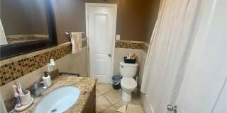 206 E Raymond Gallery 10