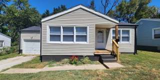 Spacious 2-Bedroom, 1-Bathroom Home AVAILABLE NOW!! Gallery 1