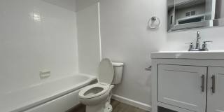 Tarzana Five Apartments Gallery 18