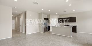 Beautiful Kitchen, Open Layout, and Room to Relax! Gallery 4