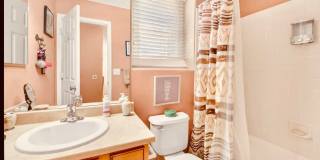 Charming 3BR House in Aurora Charming 3BR House in Aurora Gallery 9