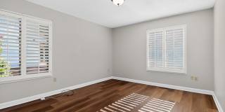 Unique 3 Bedroom Home with Large Yard & Bonus Room! Gallery 8