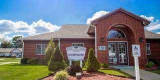 Shady Oak Village - Senior Living Apartments Gallery 1