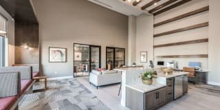 Soneto on Western Gallery 9
