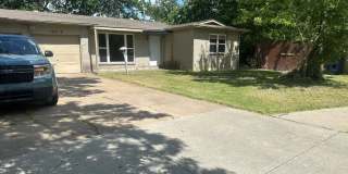 Midtown 3 Bedroom Gem! Available Mid/Late August Gallery 3