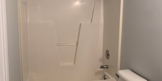 3 BD, 2 BA House: Freshly Painted + New Flooring + Available Now! Gallery 23