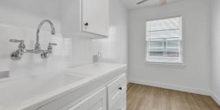 Newly Renovated Studio on 2nd Street- Alamitos Beach Gallery 9