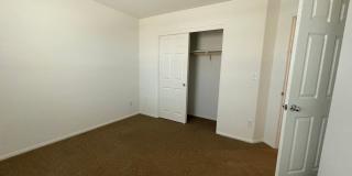 BEAUTIFUL AND SPACIOUS ALMOST BRAND NEW 2 STORY HOME AVAILABLE! Gallery 22