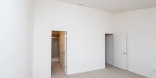 BEAUTIFUL 2 Bedroom Townhome in MIDLAND AVAILABLE JUNE 2026 Gallery 21