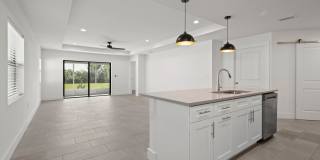NEW VILLA HOME on the Golf Course Gallery 4