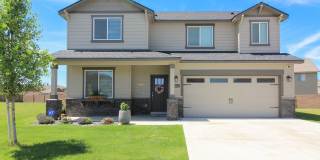4 Bedroom, 2.5 Bath Home in South Kennewick Gallery 1