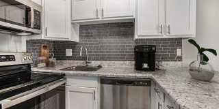 Lake Forest Apartments Gallery 4