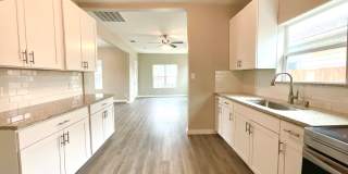 Move-In Ready 3BD/2BA – Laminate Floors, Fenced Yard & Prime Location! ACCEPTS SECTION 8 Gallery 19