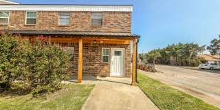 3 bed Brick Townhome in Shawnee Gallery 1