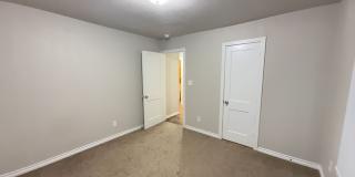 Updated 3-bedroom house with HUGE YARD!! Gallery 14