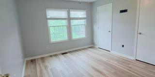 4BR/2.5BA  | Newly Flooring | Garage | Gated back yard Gallery 17