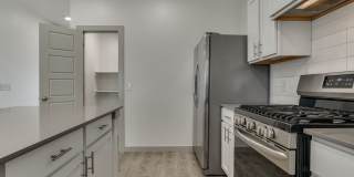 Brand New 3 Bed 2.5 Bath Duplex Includes Office Space (See Contact Info Below) Gallery 28