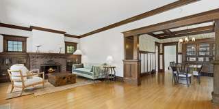 Spacious Ravenna Craftsman! Gallery 21