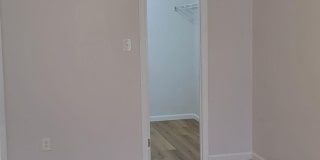 Amazing North Side Condominium Gallery 28