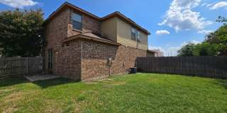 3/2.5/2 Duplex / Easy Access to Highways, Shopping, Restaurants, & Entertainment / Large Fenced in Yard / CISD Gallery 25