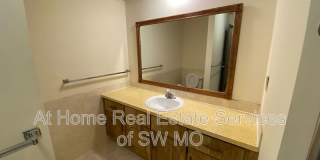 513 E Latoka Gallery 12