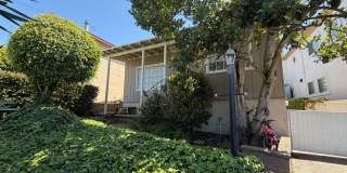 Spacious 3BD Manhattan Beach Home with Brand New Flooring, Large Den & 2-Car Garage Gallery 19