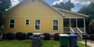 Large 4 Bedroom, 3 bathroom house near Downtown Gallery 3