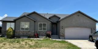Beautiful Basement Apartment in Saratoga Springs - Available July! Gallery 1