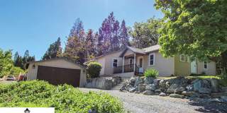 Hillside Cottage! Charming home with a view, 3-bd, 1-ba, fireplace, garage $300 Utility Fee Gallery 1