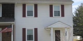 3 Bedroom 1 Full Bath with 2 1/2 Bath Townhouse Gallery 1