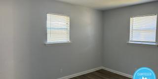 1502 Chapel Hill Road - B Gallery 13