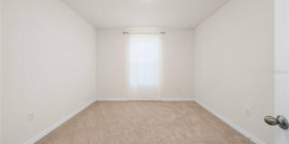 687 GRIFFON Avenue Gallery 22