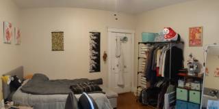 2 Bed Split (Or 1-Bed with Living Room) w Heat and Hot Water Inc! NEAR T Gallery 5