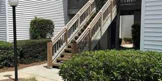 Fully Furnished 1 bed/ 1 bath Island Square Condo Gallery 1