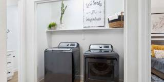 The Laurel Apartments Gallery 18