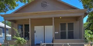 Pet friendly, downtown duplex Gallery 1