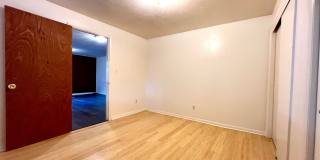 Spacious 4BR House in Edgewater Gallery 36