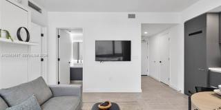 227 NE 2nd St cu-2706, Miami, FL 33132 Gallery 10