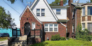 $1675 - Fitzgerlad Brick 3 Bedroom 2 Bath Gallery 1