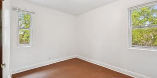 $1250 3 bedroom bungalow Gallery 14