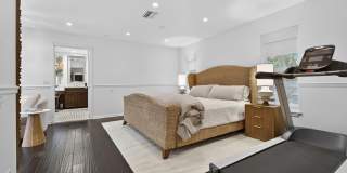 302 NW 16th Street Gallery 24