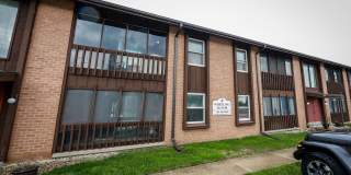 Spacious 2 Bedroom with Private Balcony! Gallery 3