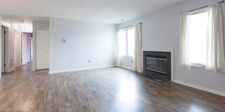 Crestwood 2 bed Condo Available September 1 Gallery 9