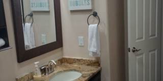 Room in 3 Bedroom Home at Arabian King Gallery 26