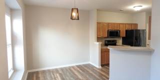 Townhome Close to I-485 and Shopping/Restaraunts Gallery 4