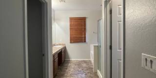 GREAT LOCATION!  Fabulous move-in ready 5 bed /3 bath home in south Tempe Gallery 33